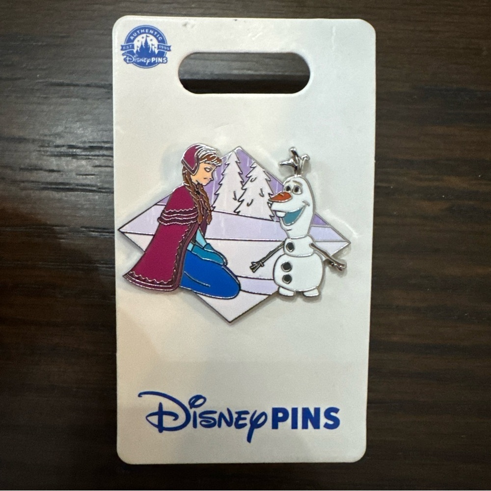 NWT Anna And Olaf Pin Frozen Disney Store Princess Movie Kids